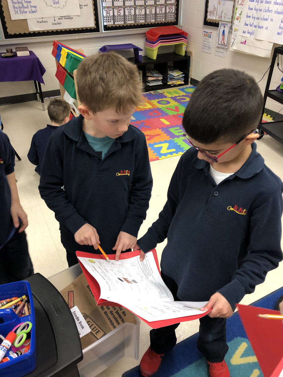 Miss_HAnderson's tweet photo. We are learning about Measurement in math! The grade ones got pretty creative while using their non-standard units of measurement π #snapcubes #whatelsecanwemeasure? @stpetersmilton https://t.co/6Vx9ia8Pf8