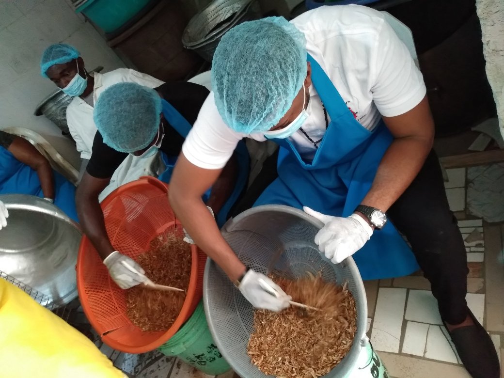 arome_alfa's tweet photo. Crayfish making process 
-sorting 
-weighing 
-oven drying 
-cleaning dirt Removal
-Drying 
-Packaging 

#ENABLETAAT18 #TAATAquaculture @IITAYOUTHAGRIP
@Taat_Africa 
@IITA_CGIAR 
@Bucheve 
@ifedayoibironke 
@AfDB_Group 
@WorldFishCenter
@olaniyiajibola7 
@PraiseIyinA https://t.co/XpGyIY5sVG