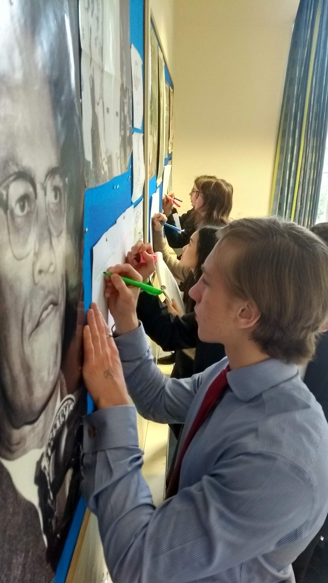 ArdinglyHistory's tweet photo. U6th IB students doing group revision on the effects of the C20th on civilians. 2 more lessons to go! #historyteacher https://t.co/6vzZiUW1FW