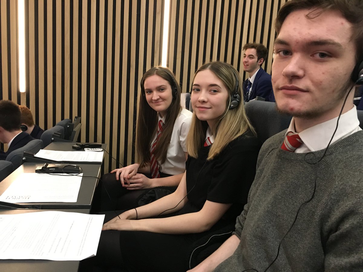 GlenwoodHS's tweet image. Modern Languages pupils attended the Multi-Lingual Debate at Heriot Watt University today.  They listened to languages students demonstrating their translating skills from French, German, Spanish and British Sign Language during a debate.  #HWUMLD