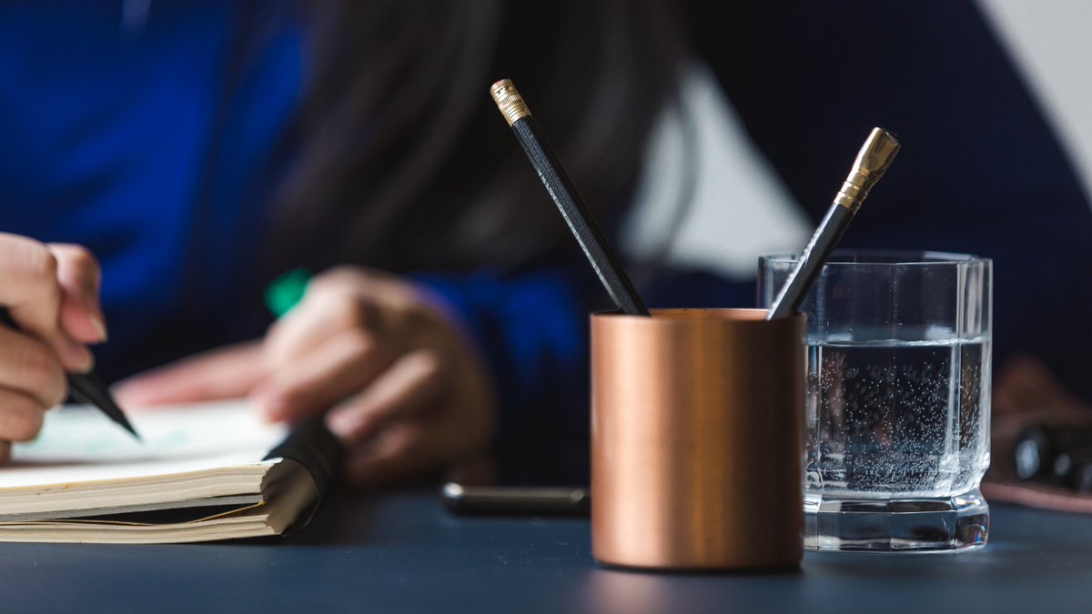 harthouseuoft's tweet photo. Are you a writer? The Hart House Literary and Library Committee wants to help you find a community. Socialize, engage, share and connect with other writers and form lasting relationships: https://t.co/fEjmLb4PsQ https://t.co/3gL8RU1Y1k