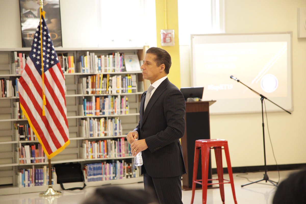 MDCPS's tweet photo. Students from schools across @MDCPS ask @MiamiSup insightful questions about a variety of topics including magnet transportation, nutrition, the expansion of initiatives and programs, mental health awareness, and much more. #SupRT19 https://t.co/RQRURohO4p