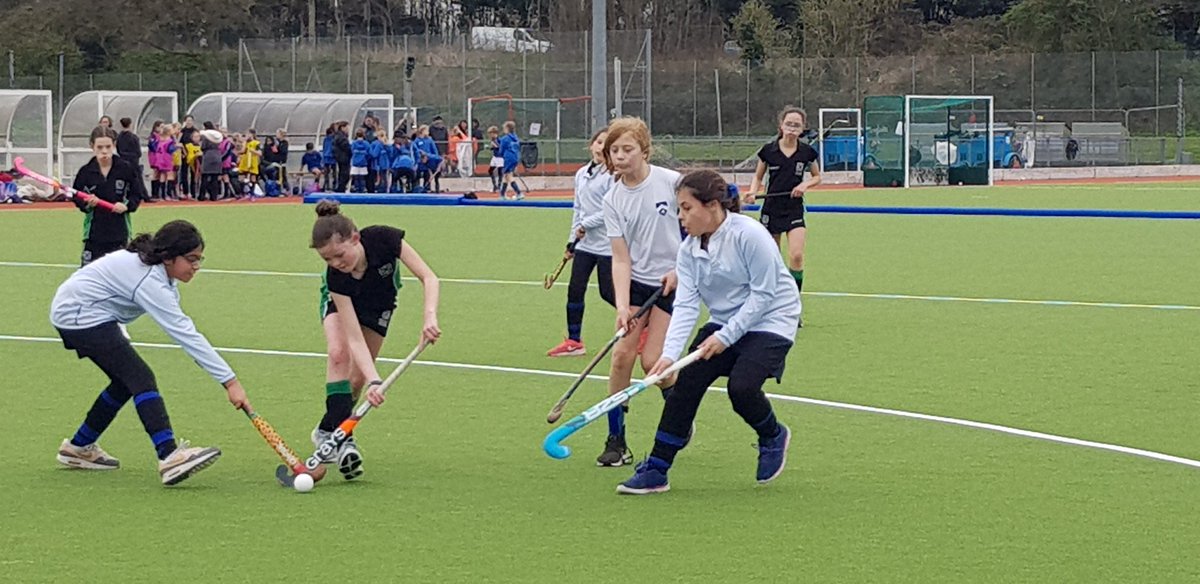 PhysEdSCPS's tweet photo. The Year 5 and 6 hockey teams are in action at the Latymer hockey festival. #SCPSSport https://t.co/UR0gsGJOax