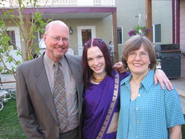 ChristineMishra's tweet image. Thanks to the help of these lovely students, I’m ready for Multicultural Day at school today! I’m wearing the same sari I wore to my high school grad, when I was first dating my now husband, and was not yet Mrs. Mishra! #multiculturalfamily #multiculturalism