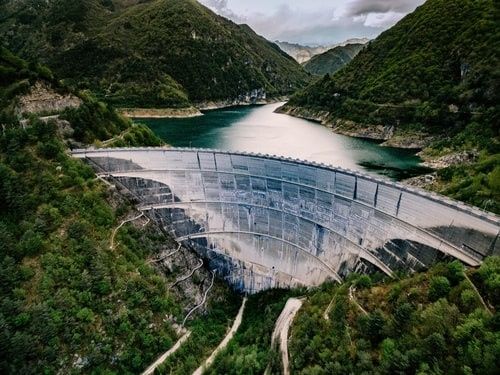 EngineeringTrnr's tweet photo. New 2.5hr online course: INTRODUCTION TO HYDROELECTRIC POWER PLANT ENGINEERING by saVRee 3D. Free trial access available now: https://t.co/jmE2Cn67A1

#physics #training #engineeringtrainer #engineering #onlinelearning #engineers #engineer #hydropower #hydroelectric https://t.co/K1uvnm0Lbp