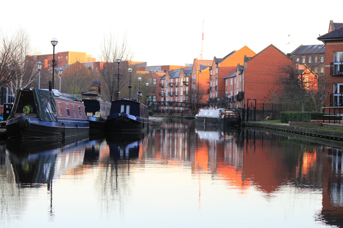 ACCORDISS's tweet photo. Fantastic photo of the canals in Manchester! Something Rossall students can look forward to seeing! #Manchester #canals #photooftheday #photography #LearnEnglish https://t.co/chahvxjhKv