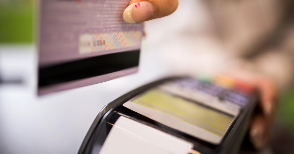 davedunc706's tweet photo. If you accept #CreditCards at your business, it's important to be knowledgeable on the processes that happen behind-the-scenes every time a customer swipes their card. Here's #CreditCardProcessing, simplified, via @ProPay: https://t.co/424fDolsXH https://t.co/swOTNOKp8o