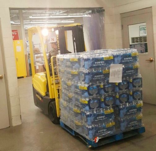 One_Werner's tweet photo. Werner recently teamed up with the @DollarGeneral to assist with flood relief efforts in Lincoln, Nebraska! Professional driver Cole C. delivered a load of 19 pallets of water to the Lincoln National Guard. #NebraskaStrong https://t.co/lanQaei4Mm