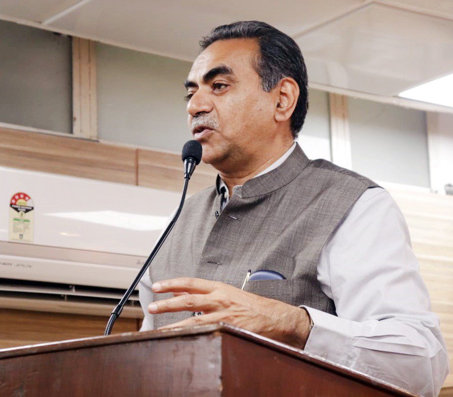 Addressed the meeting of BJP workers at the party office Kamlam, Chandigarh. Given instructions about necessary guidelines for organizing "Vijay Lakshya Rally" on 24th March in Ramdarbar. #ApniPartyApnaBanda
#PhirEkBaarModiSarkar #WithSanjayTandon