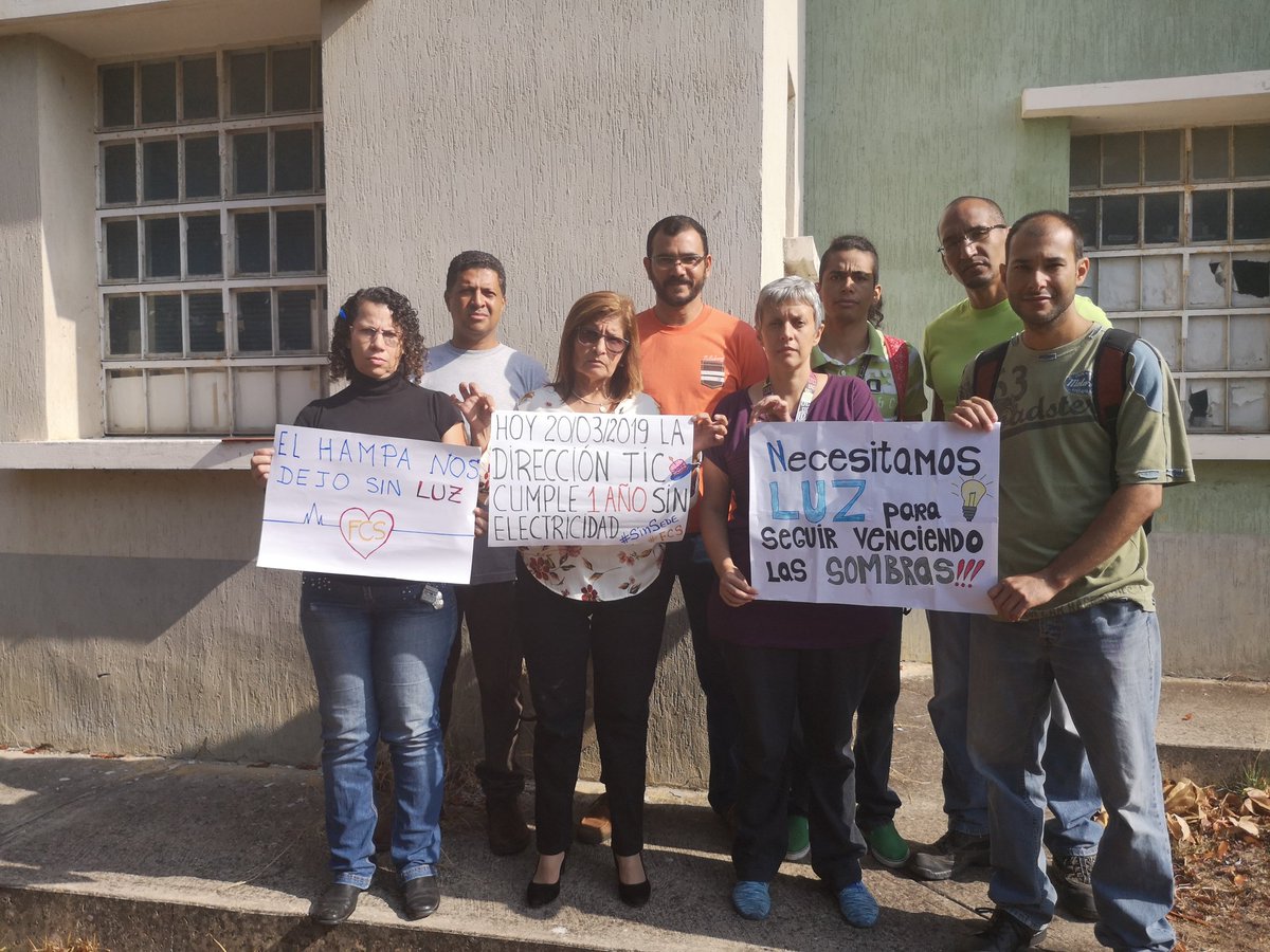 DTIC_FCS's tweet photo. Necesitamos luz para seguir venciendo las sombras, es el grito ahogado del personal que conforma la @dtic_fcs de la Facultad de Ciencias de la Salud @fcs_uc @cheopasionFCS @ferreirajoseang @jessydivo @ulisesrojasuc https://t.co/6btj67DMHw