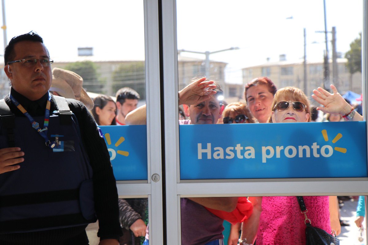 municoncon's tweet photo. La empresa de Supermercados Walmart  Líder abrió en nuevo local en Concón entregando 180 puestos de trabajo de los cuales el 73% de ellos son para conconinos. Una propuesta moderna y omnicanal Destacamos la inclusión de las personas en situación de discapacidad e inmigrantes https://t.co/j3h6RcoMML