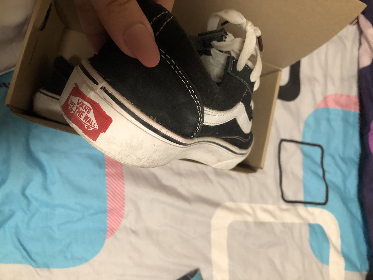 shittydamnit's tweet photo. รองเท้า vans 39 มีกล่องให้ค่ะ 450รวมส่ง #ส่งต่อคสอ #ส่งต่อสกินแคร์ #ส่งต่อรองเท้ามือสอง https://t.co/lm4VcJh2zR
