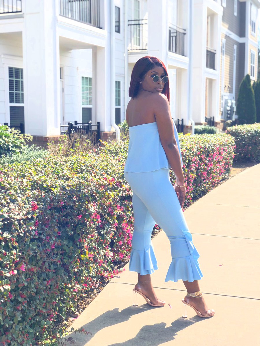 EssenceSylvia's tweet photo. Spring it on !✨ #LiveFinESSe https://t.co/eqcf7CLUXe