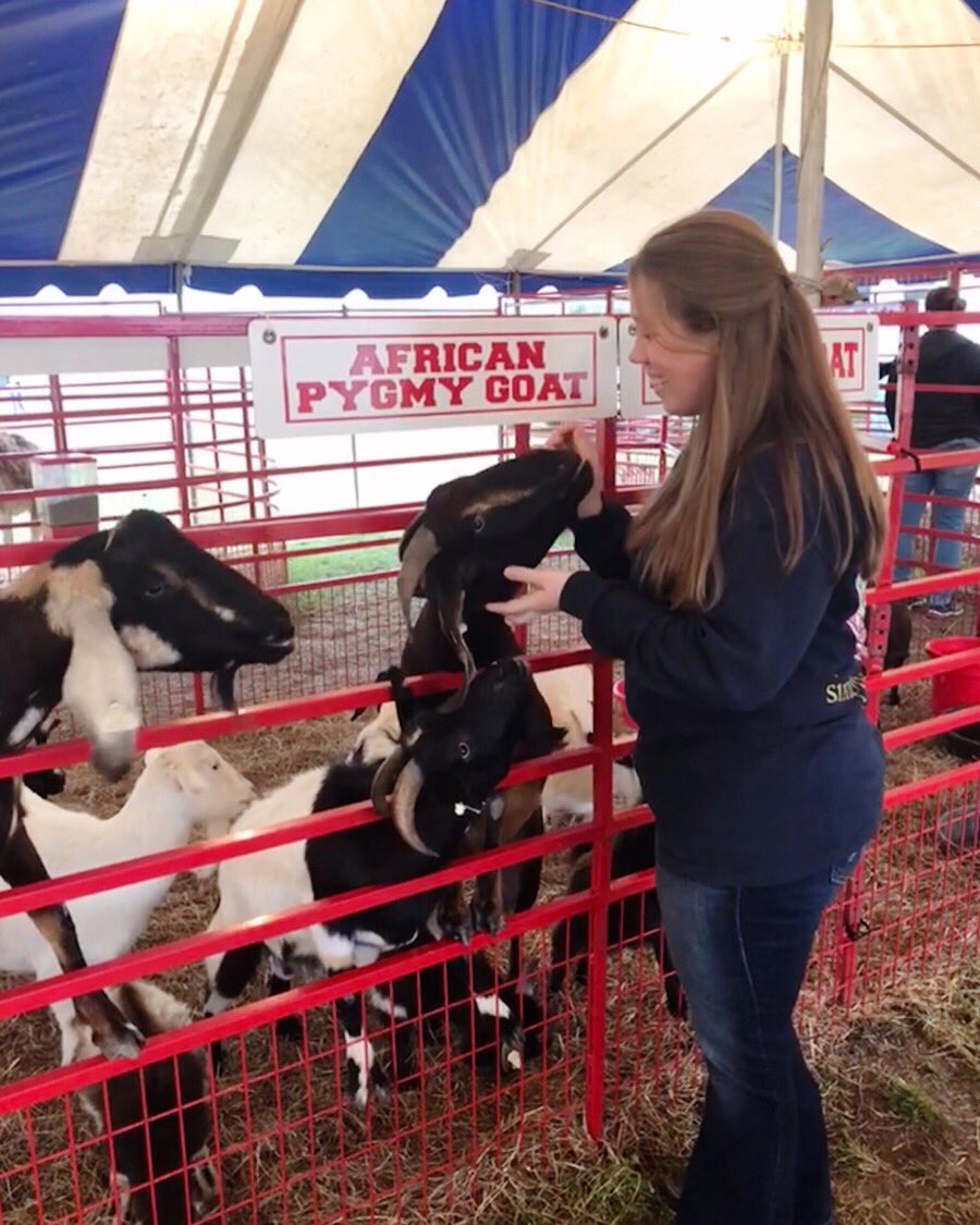 QueenT_97's tweet photo. ICE, GOATS, AND TYLER MARIE.😂💖
#dateoftheyear #GOATS https://t.co/tK47NXTG2k