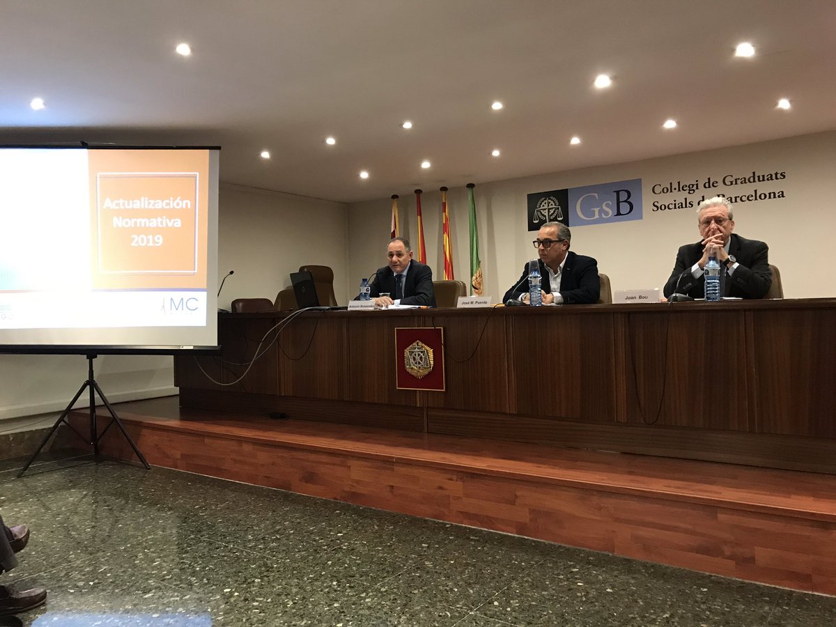 NCardellach's tweet photo. Hoy en el @CGSBARCELONA Jornada de Actualización normativa’19 a cargo de Antonio Benavides y @MCMUTUAL #novedadeslaborales #graduatssocials https://t.co/lbWxOLW2fp
