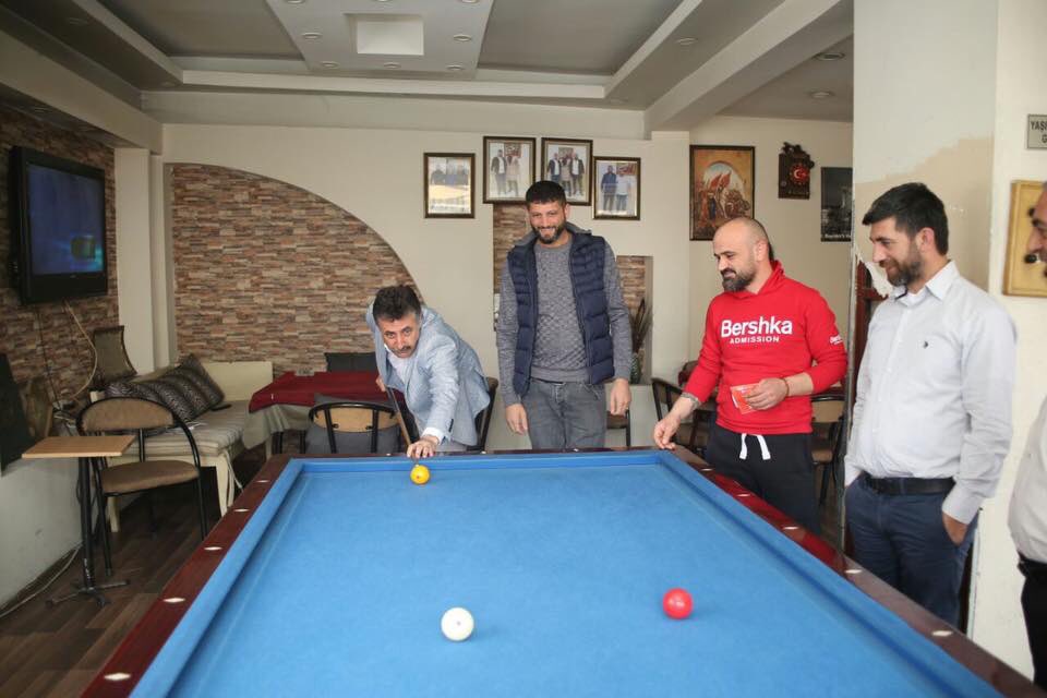 Muhittin Erener Mahallesi, 
Çay Mahallesi ve Borsa Meydanı’nda esnaf ziyaretleri gerçekleştirdik, vatandaşlarımızla bir araya gedik. 

Umut dolu, sıcacık bu gün 
#Bayraklı baharının da müjdecisiydi. 

Martın Sonu Bahar 

#ŞimdiBayraklıZamanı