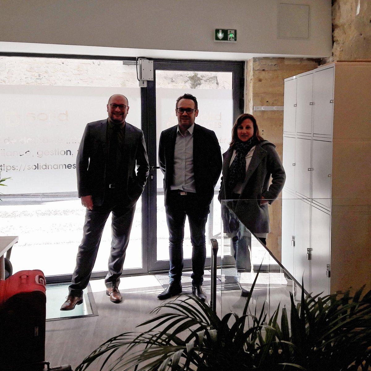 solidnames's tweet photo. Heureux d'accueillir @pierrebonis et Émilie Turbat de l'@AFNIC, dans nos locaux @solidplaces, à l'occasion de l'AG des registres #ndd européens @CENTRnews qui se tient à #bordeaux le 21 et le 22 Mars. @ReussirEnFr https://t.co/mchLxjzcgr