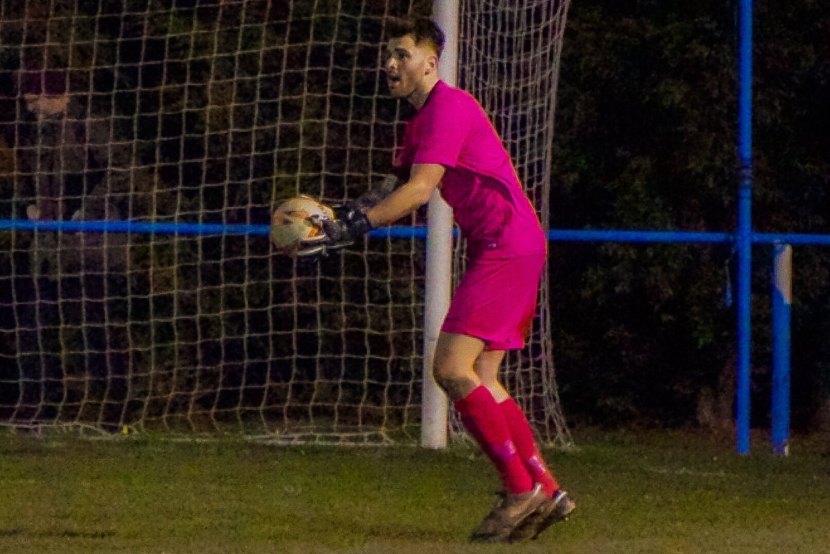 LewisPickersgi1's tweet image. Match photos from @worksoptownfc 2-1 win against @HemsworthMWFC #Game64 19/03/19

All photos here-facebook.com/15895052678060…