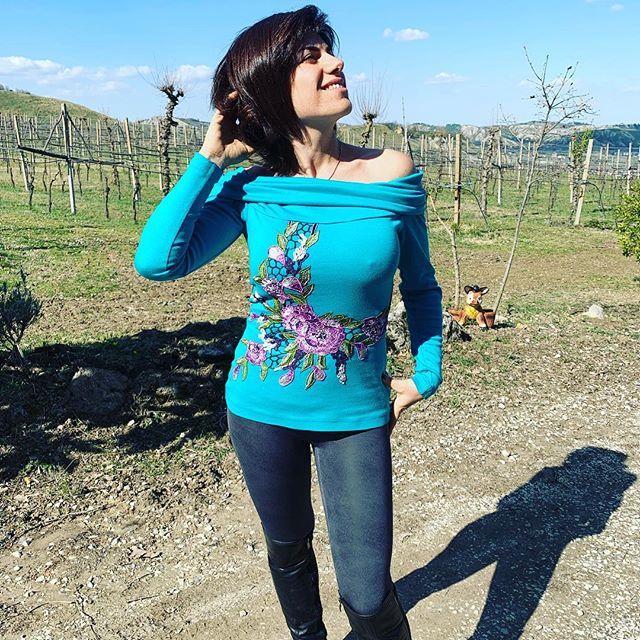 Divinaluxestate's tweet photo. Enjoying Spring Sun! Beautiful day, everywhere amazing fragrance from the flowers, freshness and fantastic energies! Whatever is happening in your life, be joyful! Enjoy the spring! #spring#freshness#fragrances#happiness#sun#divinalux#holistic#wellness#j… https://t.co/yMzzeDLcKW https://t.co/dAv5BuiJuV