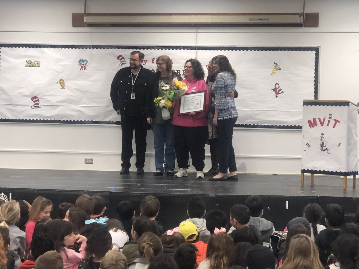 Our next award goes to Mrs Hatland as an Honorary Service Award!! Congrats!! #mvitsimi