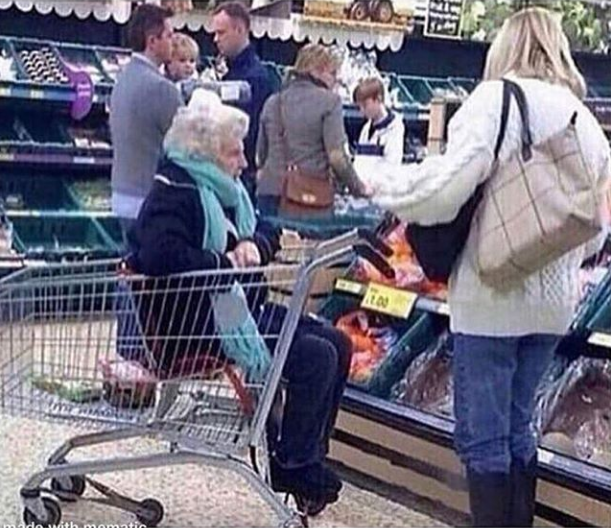 nomesecuestres's tweet image. Cuando le pones "Pilar" a tu hija: