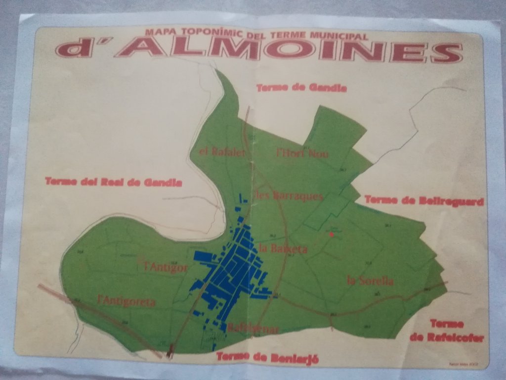 almoines's tweet photo. Les Almoines al món https://t.co/HMm5VvW8cC https://t.co/rj6ApSL50k