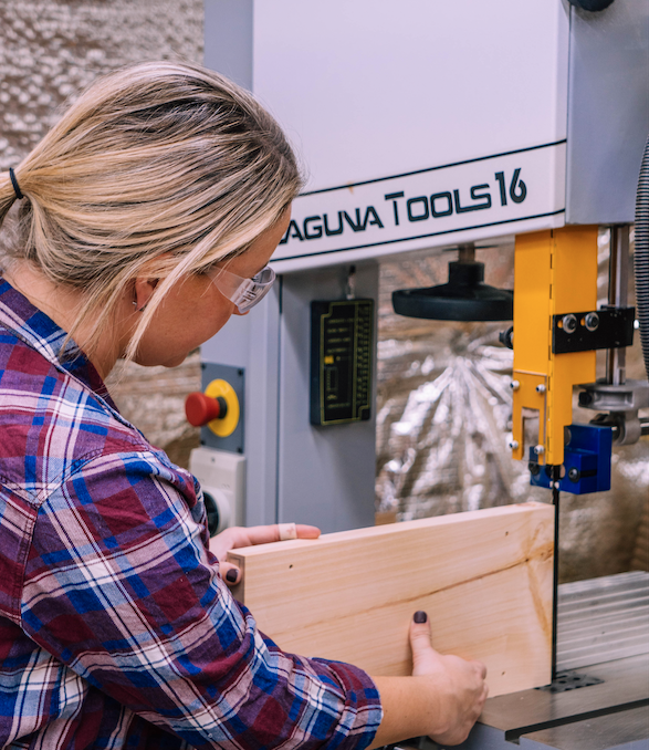 LagunaTools's tweet image. Who saw our Laguna Artisans video of @samryan_designs?? If you haven't, learn all about Sam, her business, and her family history with woodworking!
#lagunatools #supermaxtools #samryandesigns #bandsaw #bandsaws #woodworking #woodworker #woodshop #woodworkers