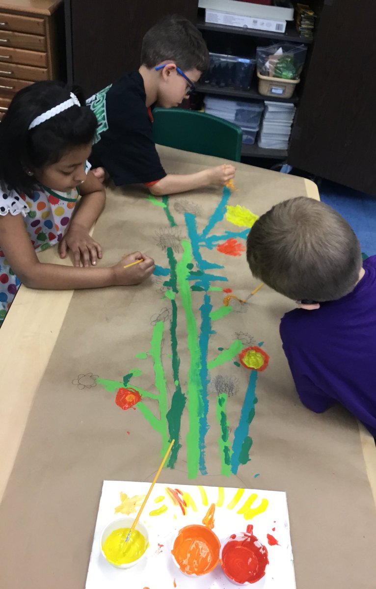 Creating together! Perfect for this sunny first day of spring! <a href="/Stoy_HTSD/">Stoy School</a>