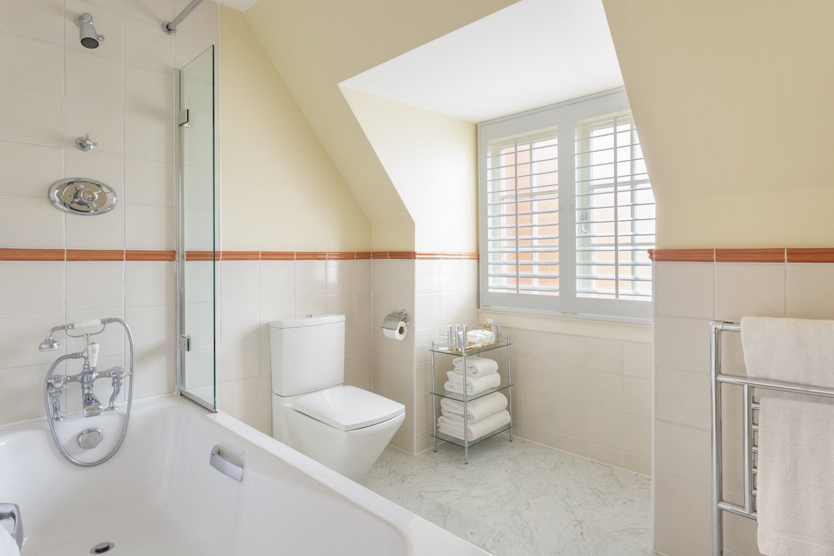 inVOYAGEevent's tweet photo. Trump Turnberry has revealed a multi-million-pound restoration to bring its luxury two-bedroom Cottage Suites back to their former glory, and we think they look pretty fabulous... https://t.co/7oOSU8ivSG @TrumpTurnberry #turnberry #luxury #travel #hotel #events #inspireedit https://t.co/bK5Zjpf2fG