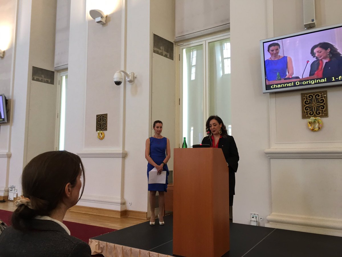 La #Francophonie2019, 285 000 locuteurs en République tchèque. Magnifique discours de Mme l’Ambassadrice de Tunisie @Kabardaoui pour l’universalité et diversité de notre langue. Bravo à tous les lauréats , merci à M.le Vice-ministre @AlesChmelar #chooseFrench selon #TheEconomist