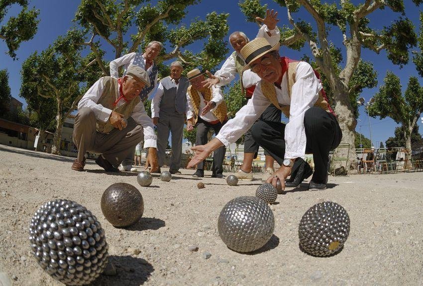 Le Club LISAA lance sa troisième soirée des anciens diplômés placée sous le signe de la convivialité : rendez-vous chez Bouboule dans le 11e à Paris le 26 mars pour l'apéro et un tournoi de pétanque ! Faites tourner !
Les inscriptions c'est par ici 👉 bit.ly/2Jj1uW2