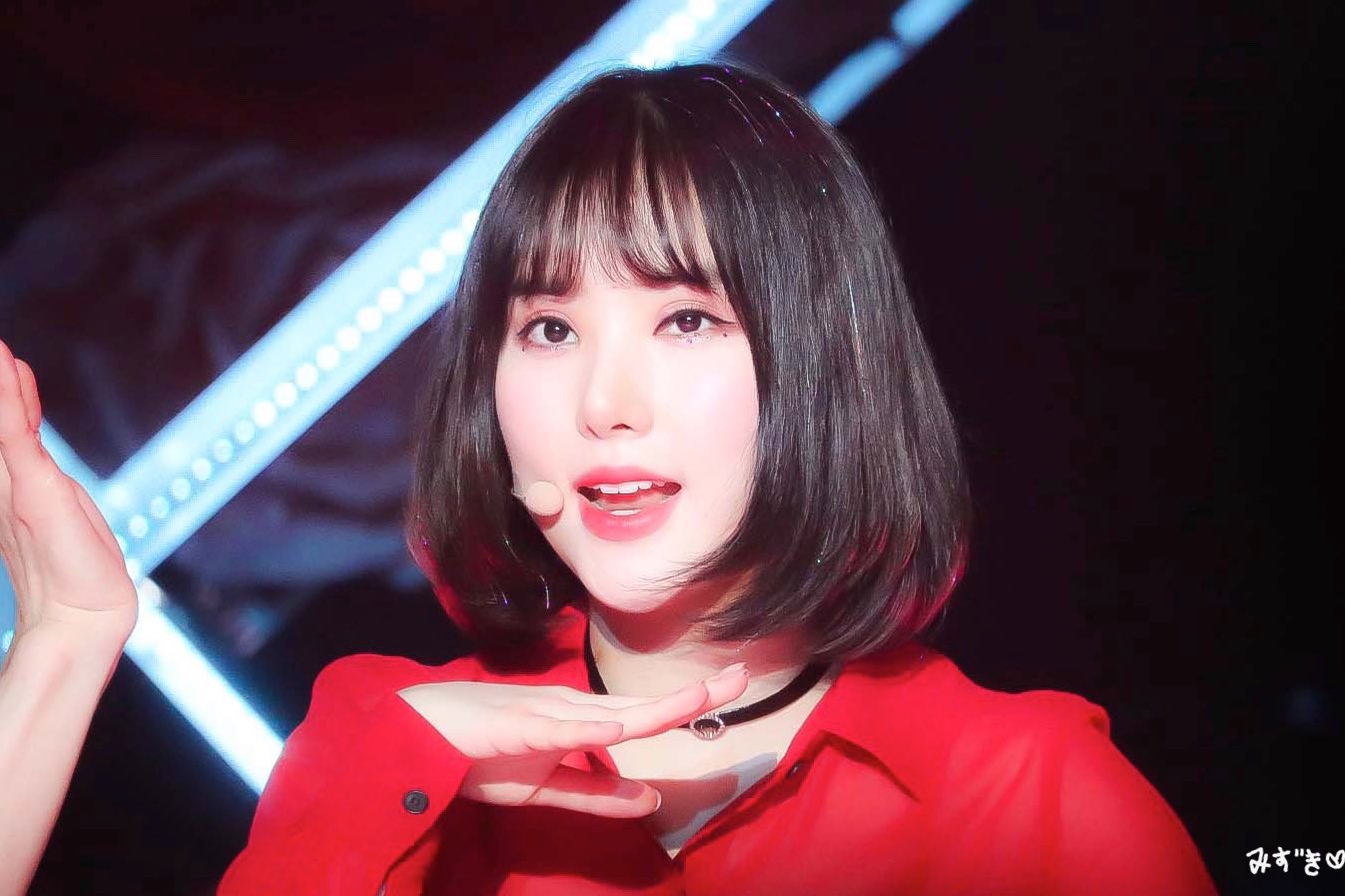 D2HNuF5UgAYVP1P.jpg:large