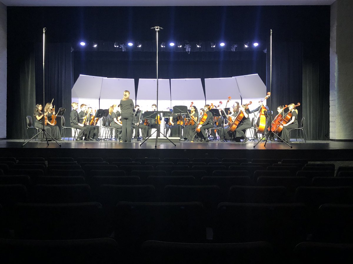 LisaLingren's tweet photo. Downing Orchestra preparing for UIL! Lisdculture https://t.co/nHU3LcPMtc
