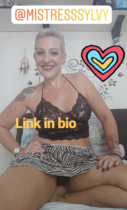 #tributes for my manicure today https://t.co/0asK8Rg4GO<a href="/tag/tributes"class="tags">#tributes</a>