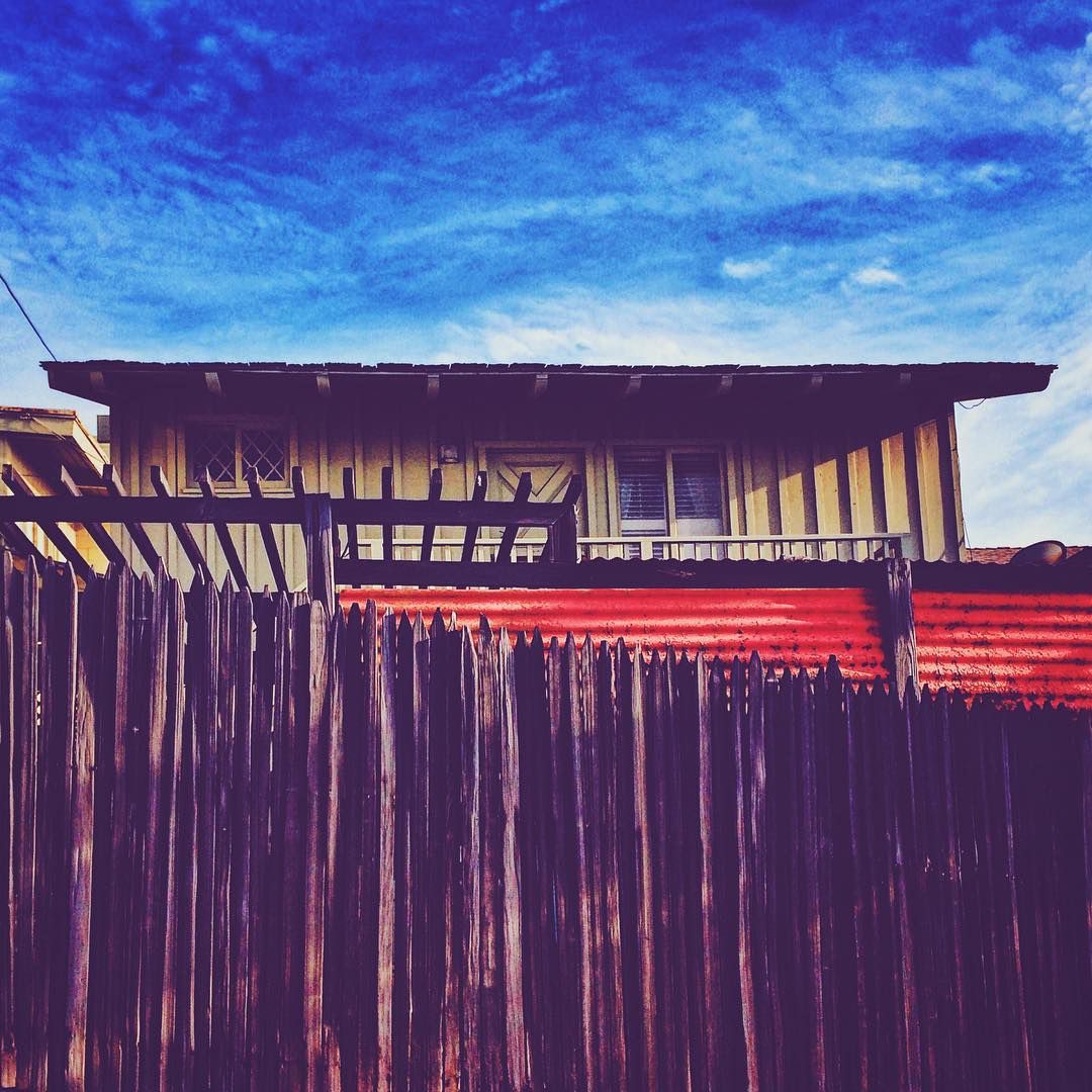 itsOsoPorto's tweet photo. Insta 2yrs ago: Fortified. #elporto #beachtown #streetscene #clouds #fence #architecture #authentic #manhattanbeach #notnorth #onthechoppingblock #stopdestroyingmb #losangeles #mydayinla #beachlife #southbay #socal #california https://t.co/SOJwawd8qj https://t.co/jTECqPgZg0