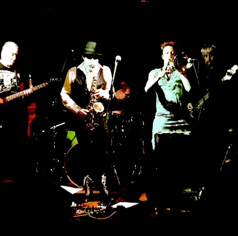 Bow Beehive tweet media