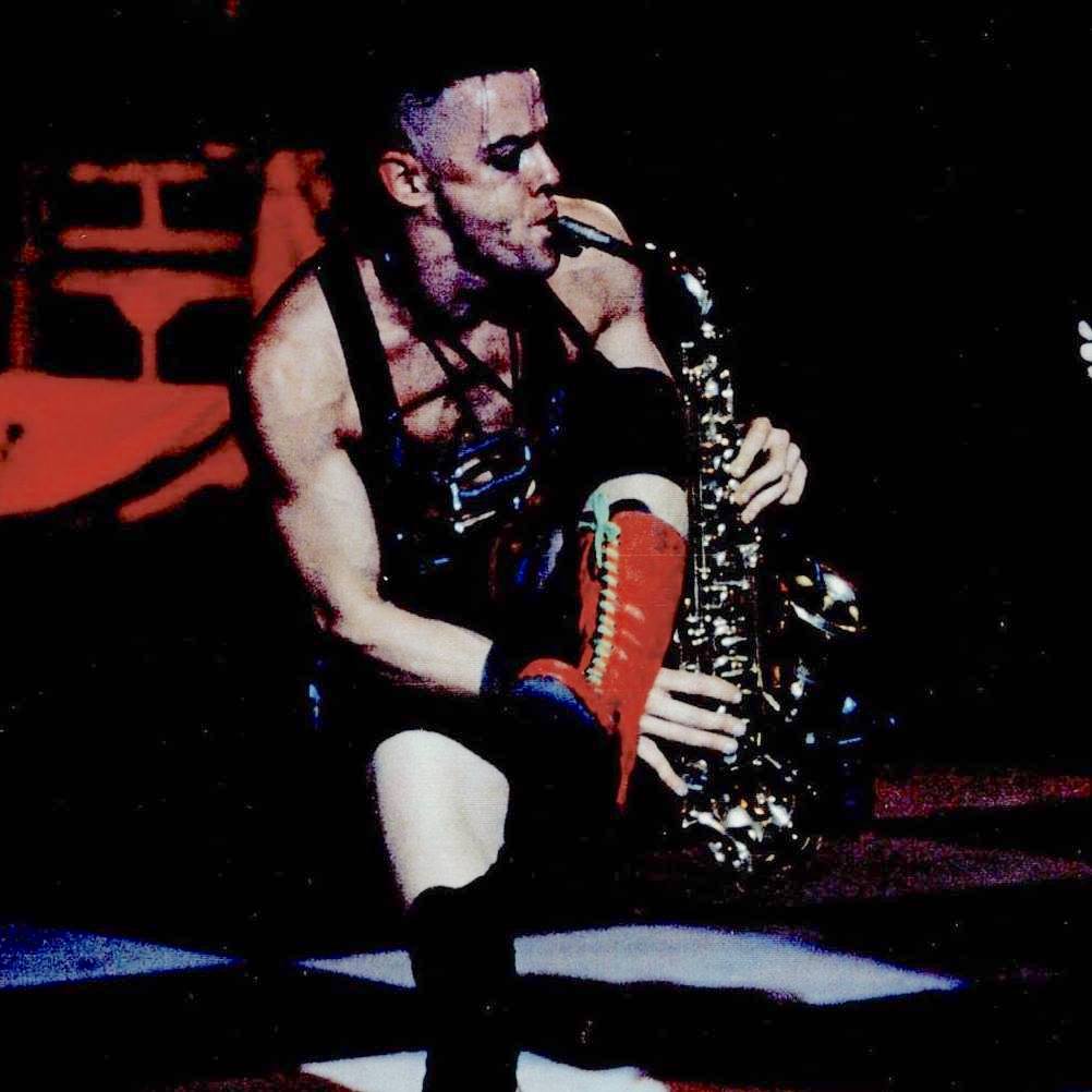 Bow Beehive tweet media