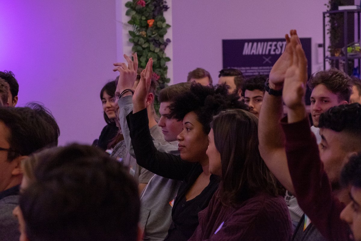 Lou_mstr's tweet photo. 🙌🏽 We just spent another 48h in Berlin with young founders pushing their limits at #StartCrew. 19 teams from a dozen nationalities 🇪🇺 All with a vision💡a working MVP 🎁 and first users 💑. 
All ready to get challenged &amp; grow like never before. 🔥 #youngentrepreneurs https://t.co/QR0iDgHywL