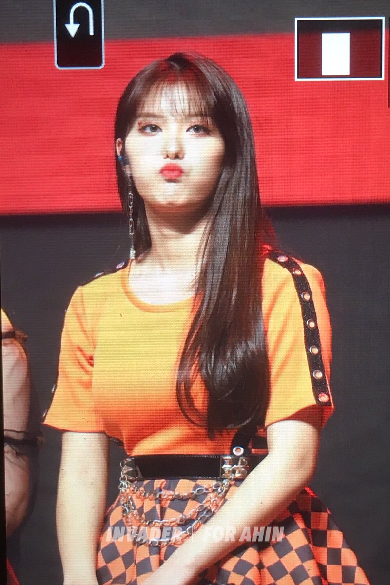 ah_invader's tweet photo. 190320 'Show Me' Come Back 쇼케이스 프리뷰

#모모랜드 #아인 #MOMOLAND #AHIN #モモランド #アイン @MMLD_Official

❤️🧡💛 https://t.co/hIKbQGyqMO