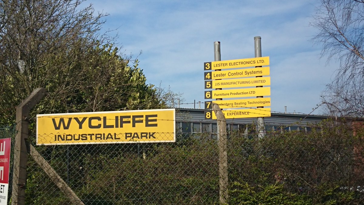 hemingwaydes's tweet photo. Our Sign Is up on the industrial park entrance ☺️

come and take a look at our new location 

#business #Manufacturer #furniture #newbuilding https://t.co/kbhVeHLSNG