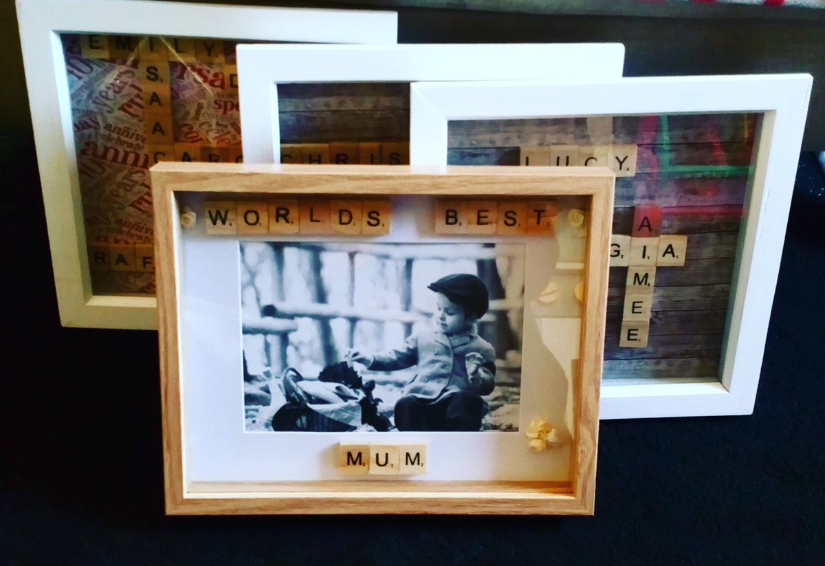 candles_bespoke's tweet image. We've had quite a few frame orders lately. I love the challenge of the scrabble crosswords ♥

#scrabbleframes #scrabbleart #familytree #worldsbestmum