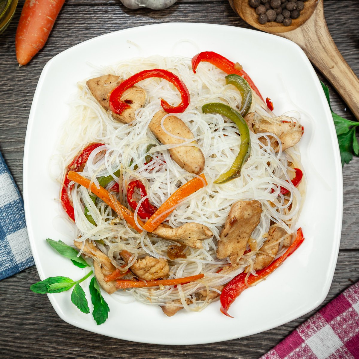 LucysKitchen01's tweet photo. Glass Noodles with #Chicken and #Vegetables🌶️🍗🍝🍲🍽️
#GlassNoodlesrecipe #melloweat #melloweatrecipe

Video link..👇
https://t.co/a0TJ7GO9A9 https://t.co/7VaMlBjrNl