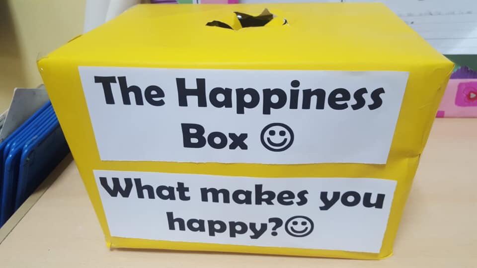 RWA_Primary's tweet photo. Big smiles today as we shared all the wonderful things that make us happy! #rwawellbeing #WorldHappinessDay @KHDA @RWADubai https://t.co/IL96YmS6gl