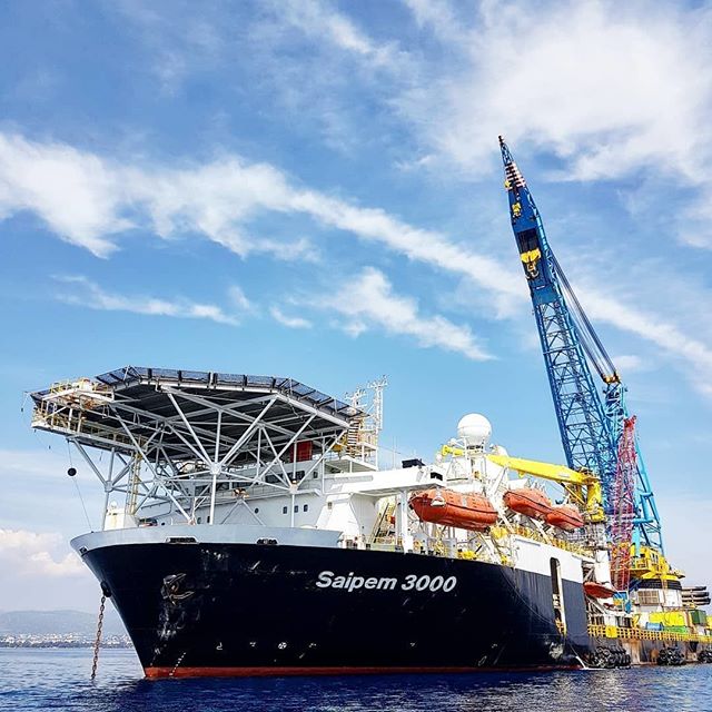 offshorejobs's tweet photo. Isn't she lovely? Meet Saipem 3000 🚢
-
-
-
-
Credit: ensignd0d0ng
Follow offshorejob_com
-
-
-
-
#offshore #offshorelife #offshorelifestyl
#oilrig #OilRigs #oilriglife #Anchor
#oilandgas #sailor #ship #shiplife #seaman
#seamen #maritime #marineengieneering
#merchantnavy #offsho https://t.co/Ay7TJA0EYq