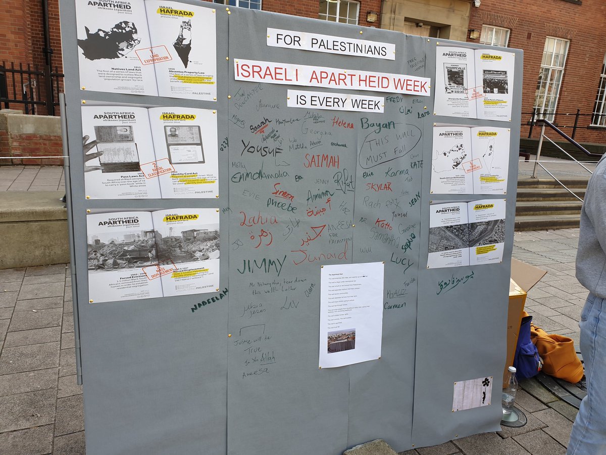 LeedsPSG's tweet photo. Another successful #IsraeliApartheidWeek at Leeds Uni.
Thank you to all who stopped and listened and engaged with us and wanted to learn more about the Palestinian dispossession.

#ApartheidOffCampus 
#StopArmingColonialism 
#IAW https://t.co/ZV7mxGvpAF