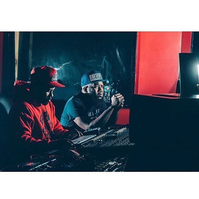 This pic is major not only because two Philly hip hop legends are in the same room @level89recordingstudios making music from the MaKen basement but also because @phillyfreeway is rocking an <a href="/lrevere1/">Lori Paulk</a> hat during the session. Between @respecttheengineer_ … ift.tt/2Fp745b