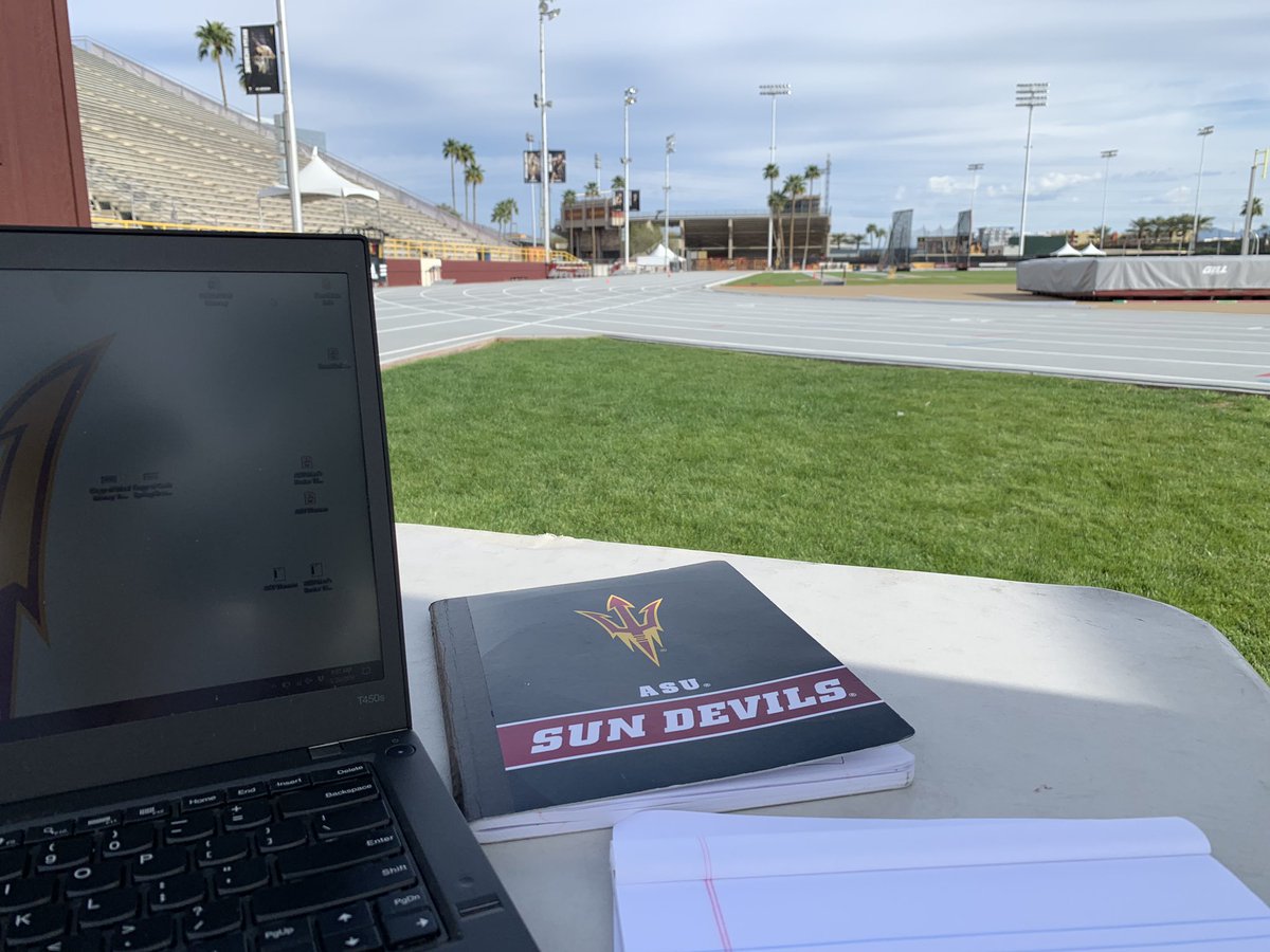 CoachPSchultz's tweet photo. Dear @ASU @TheSunDevils, this will be my office today. #OptOutside #itsgorgeousout #sun #asutrackandfield https://t.co/lajfoeWlC9