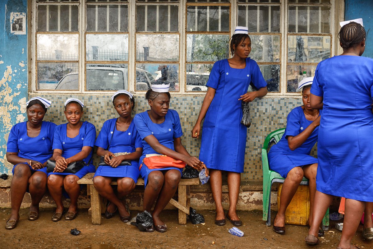 Women make up 70% of the health workforce but only 25% hold senior roles: New report by WHO, <a href="/GHWNetwork/">GHWN</a>, @WomeninGH bit.ly/2UL4s77
#HealthWorkers