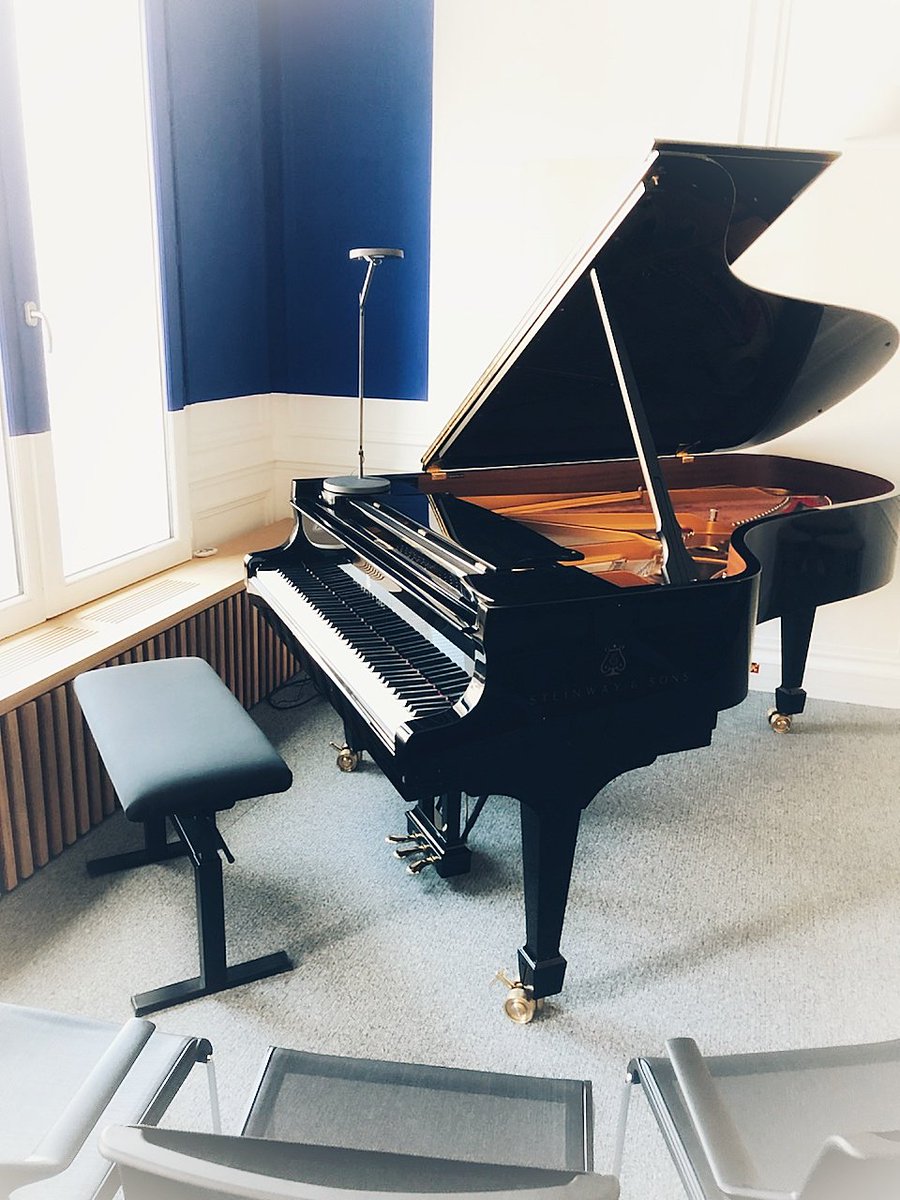 coffra_hr's tweet photo. Merci à #JeanPhilippeSylvestre, pianiste de renommée internationale, pour son concert privé au sein de COFFRA, un beau moment de musique le temps d'une soirée #jpspianiste https://t.co/TRLdtPdZmd