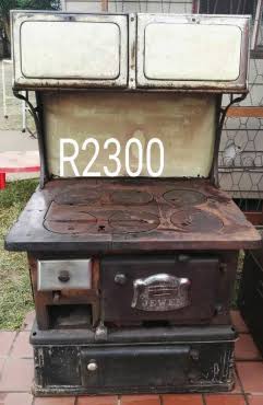 FishApara2's tweet photo. Screw @Eskom_SA I am selling these! Where the entrepreneurs at? @VusiThembekwayo, #LoadSheddingStage7 https://t.co/QcSeJl01Pw